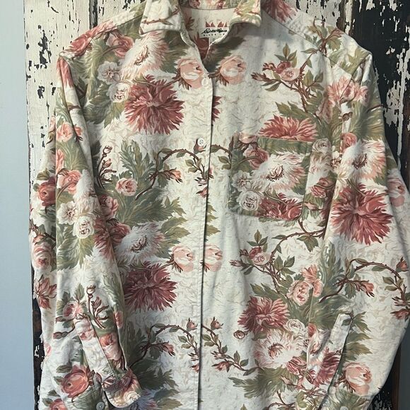 Women’s beautiful Eddie Bauer Floral Button Down shirt. Size Medium. - Picture 1 of 10